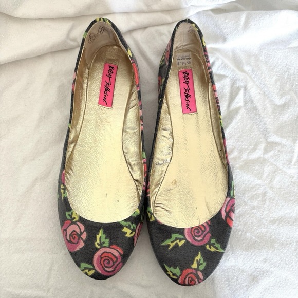 Betsy Johnson Size 8.5 Ballet Flats Casual Round Toe Roses Everyday Coquette - Picture 10 of 14